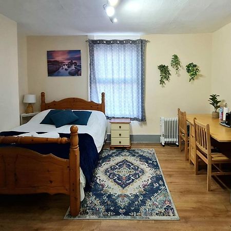 Lovely Private Room Near Central Лондон Экстерьер фото