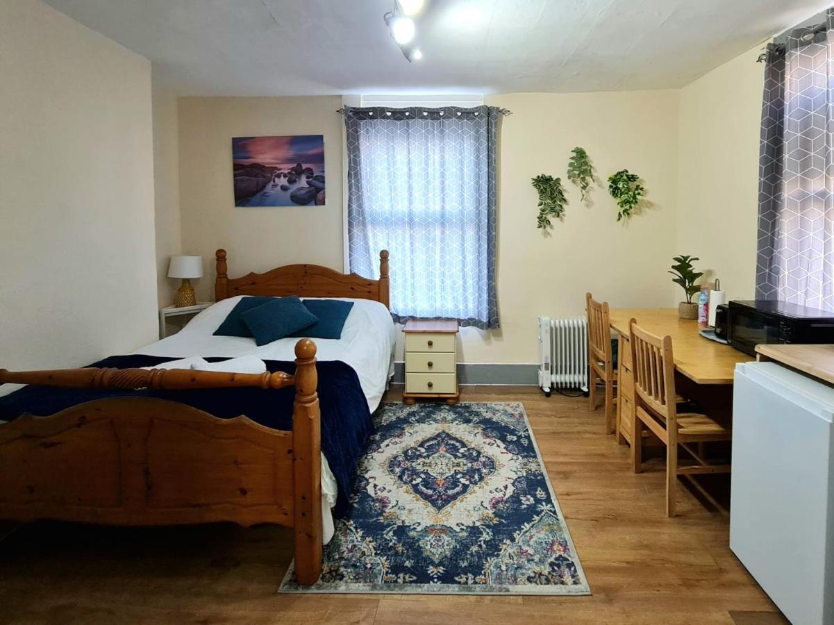 Lovely Private Room Near Central Лондон Экстерьер фото