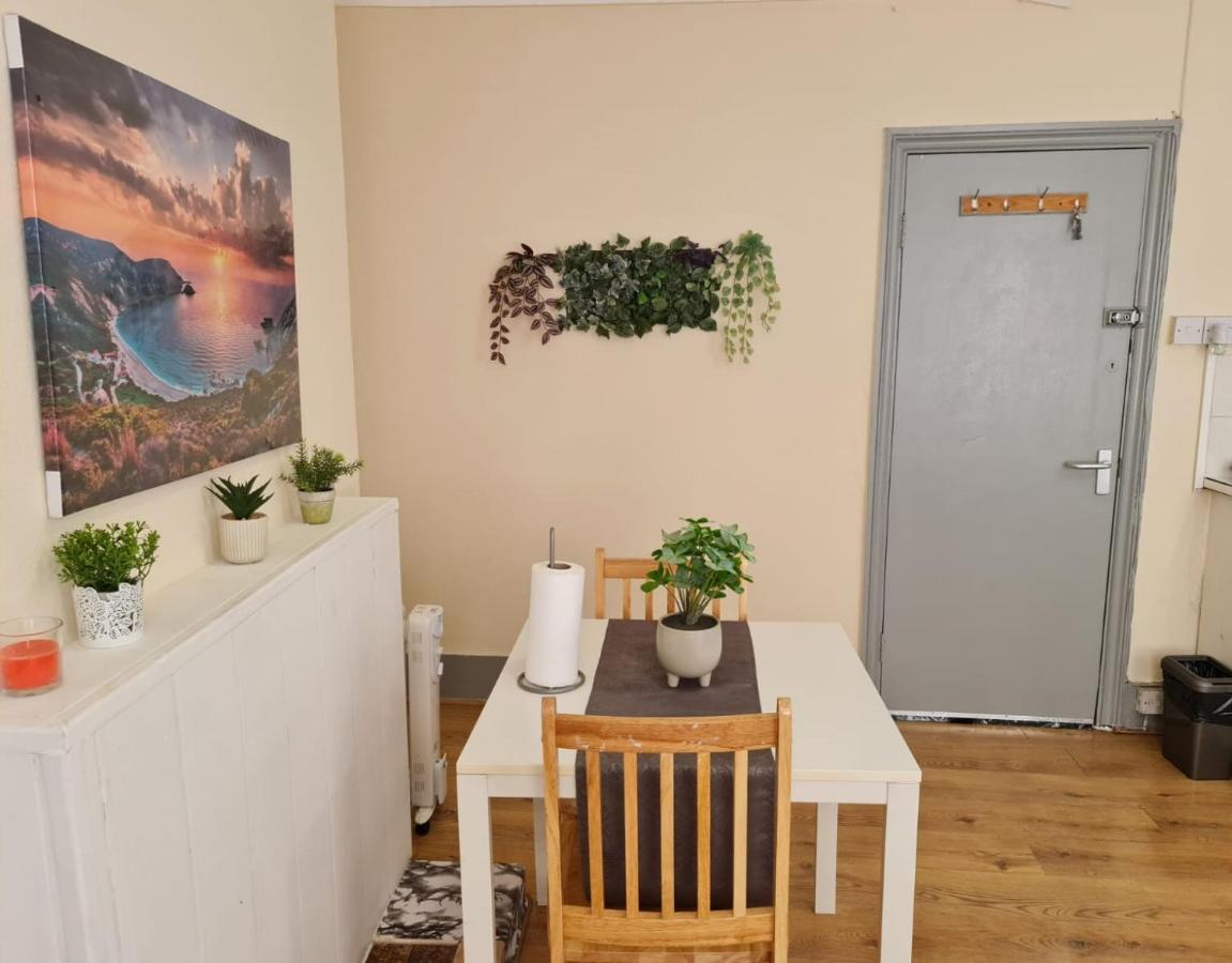 Lovely Private Room Near Central Лондон Экстерьер фото
