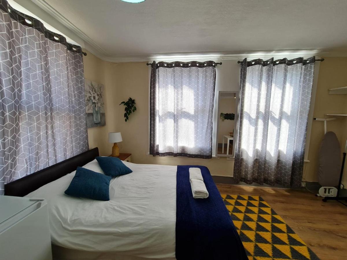 Lovely Private Room Near Central Лондон Экстерьер фото