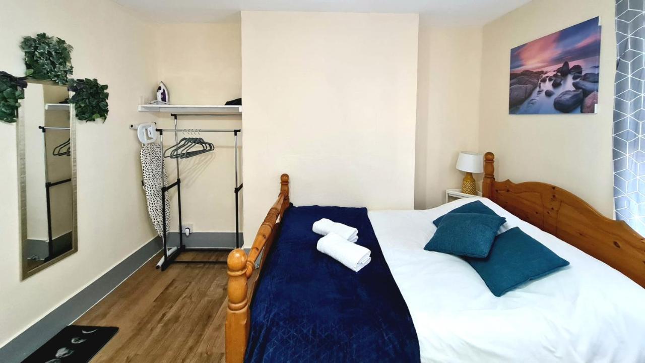 Lovely Private Room Near Central Лондон Экстерьер фото