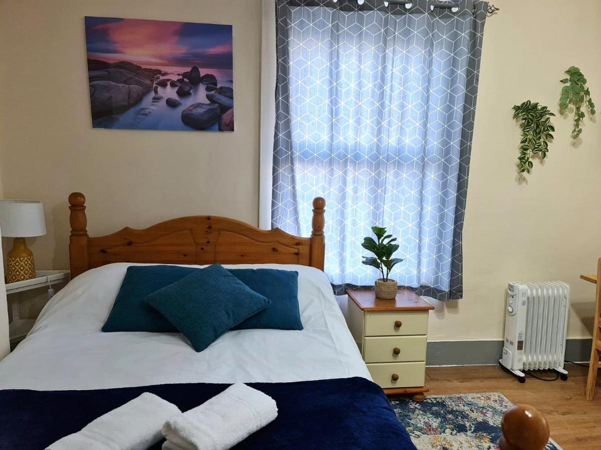 Lovely Private Room Near Central Лондон Экстерьер фото