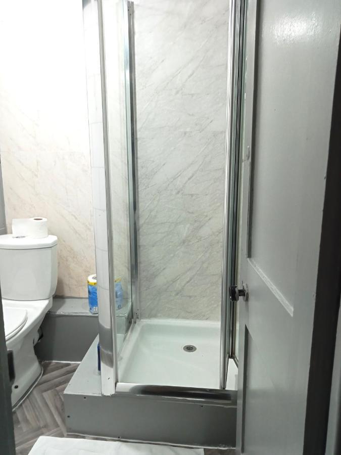 Lovely Private Room Near Central Лондон Экстерьер фото