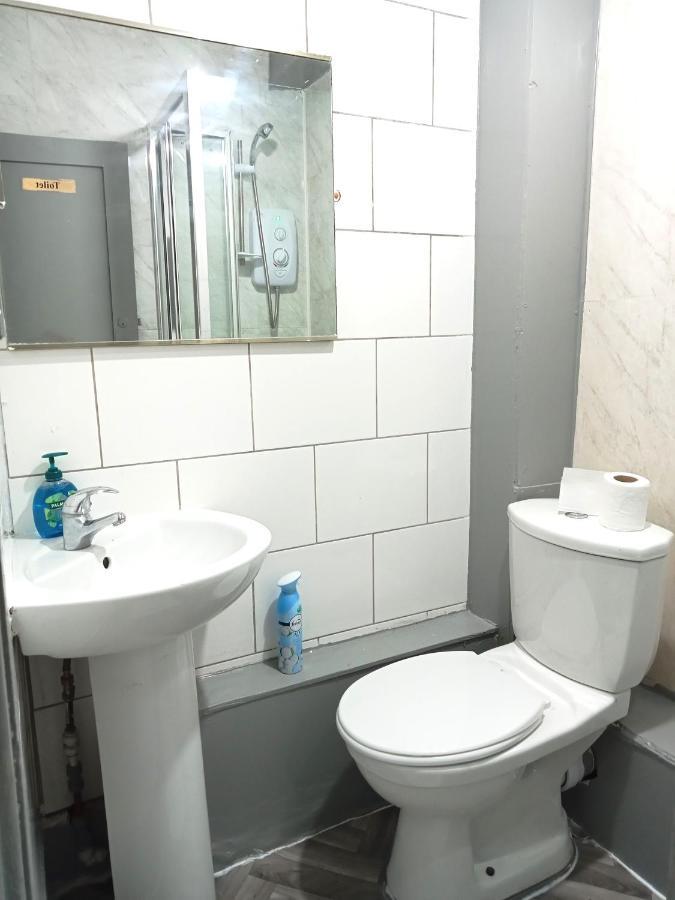 Lovely Private Room Near Central Лондон Экстерьер фото