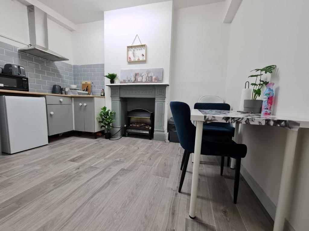 Lovely Private Room Near Central Лондон Экстерьер фото