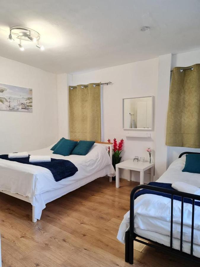 Lovely Private Room Near Central Лондон Экстерьер фото