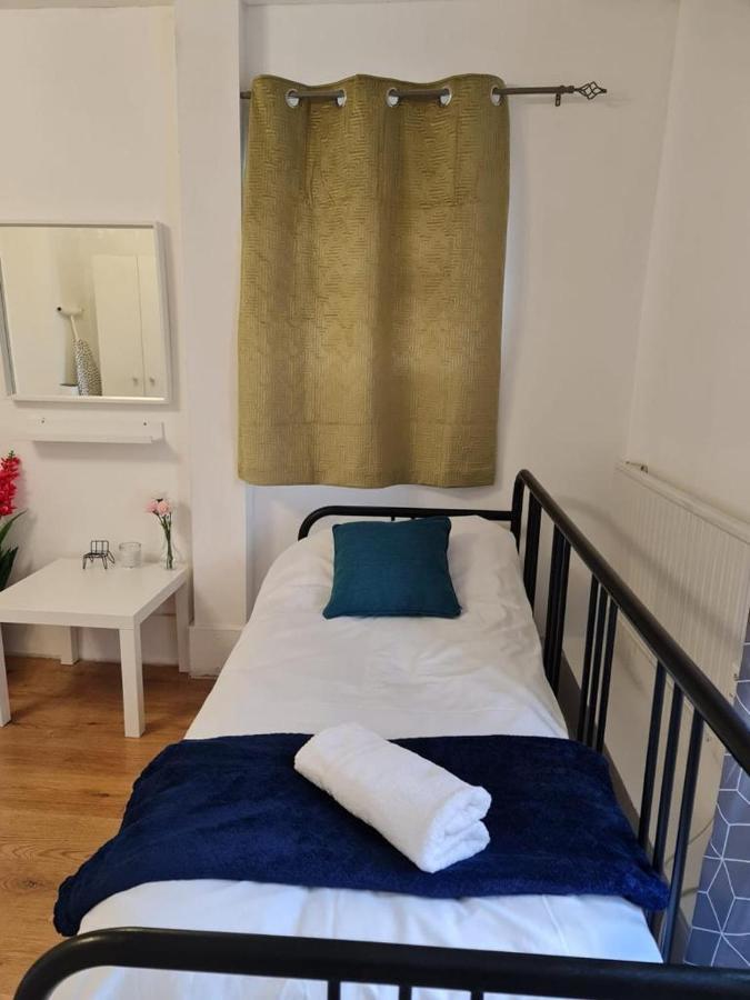 Lovely Private Room Near Central Лондон Экстерьер фото