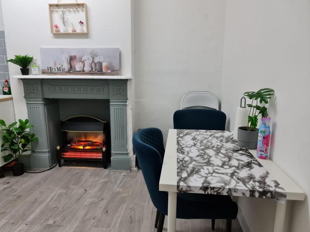 Lovely Private Room Near Central Лондон Экстерьер фото