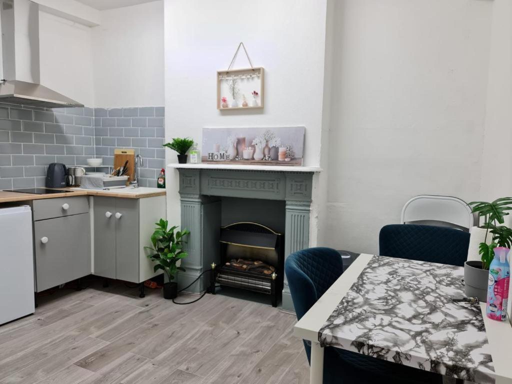 Lovely Private Room Near Central Лондон Экстерьер фото